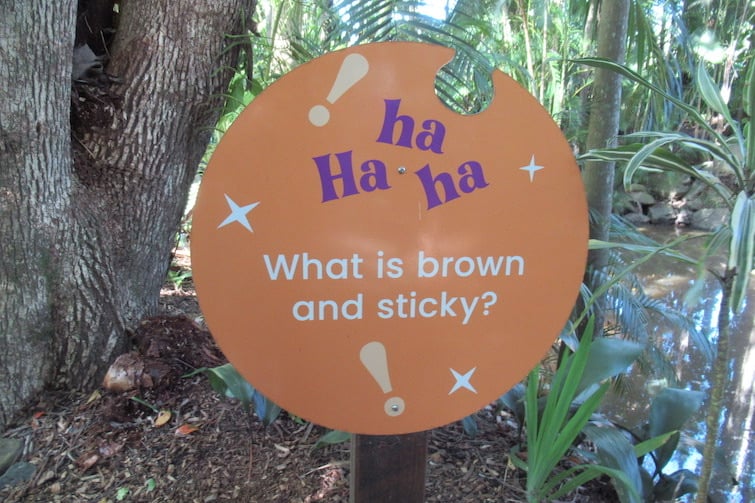 Riddle on a sign at Amaze World.