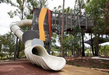 Billubera park Yarrabilba large slide and maze bridge