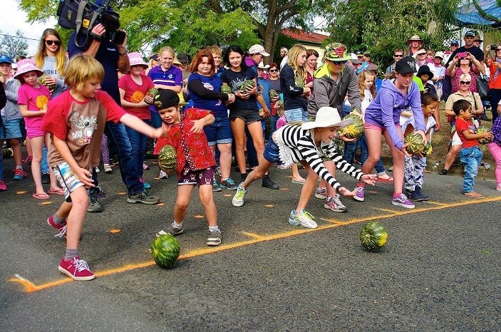 kids at the pumpkin festival