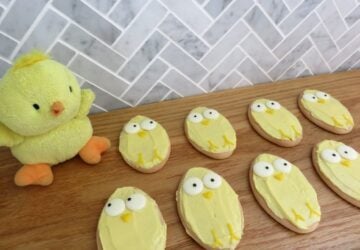 Easter decorated biscuits